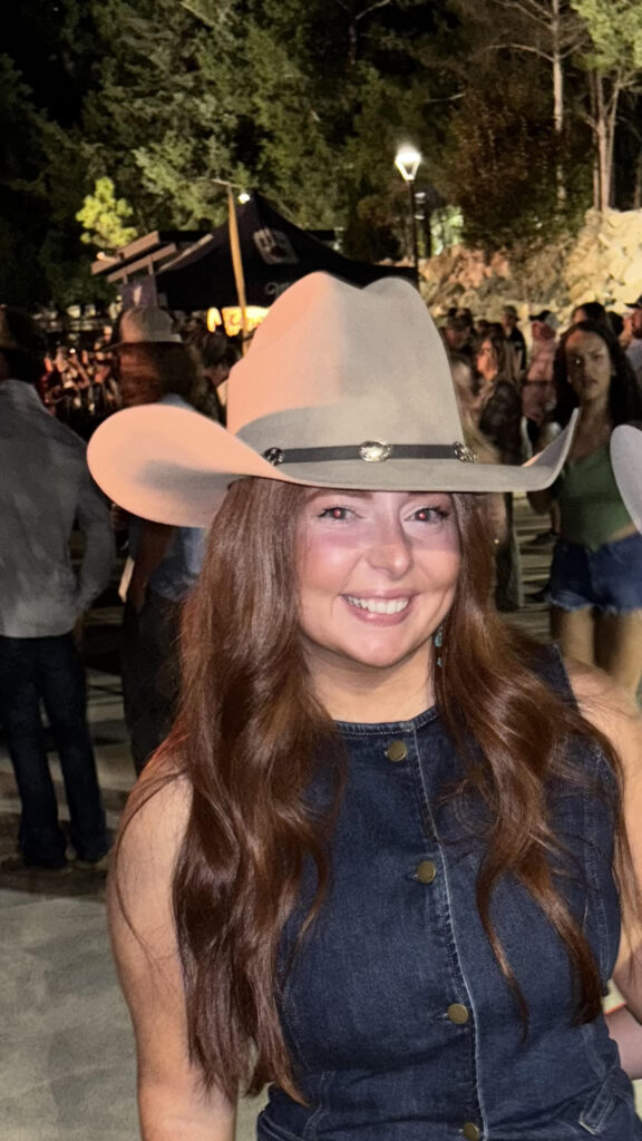 Chloe Barton: Program Expert